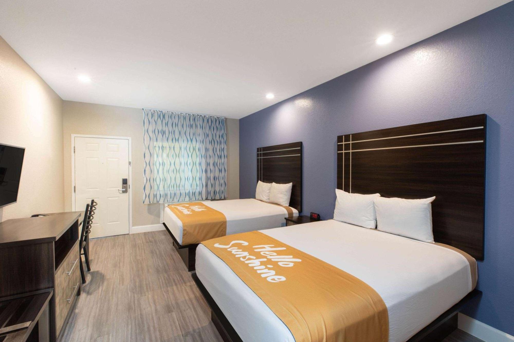 Days Inn & Suites By Wyndham La Porte Buitenkant foto
