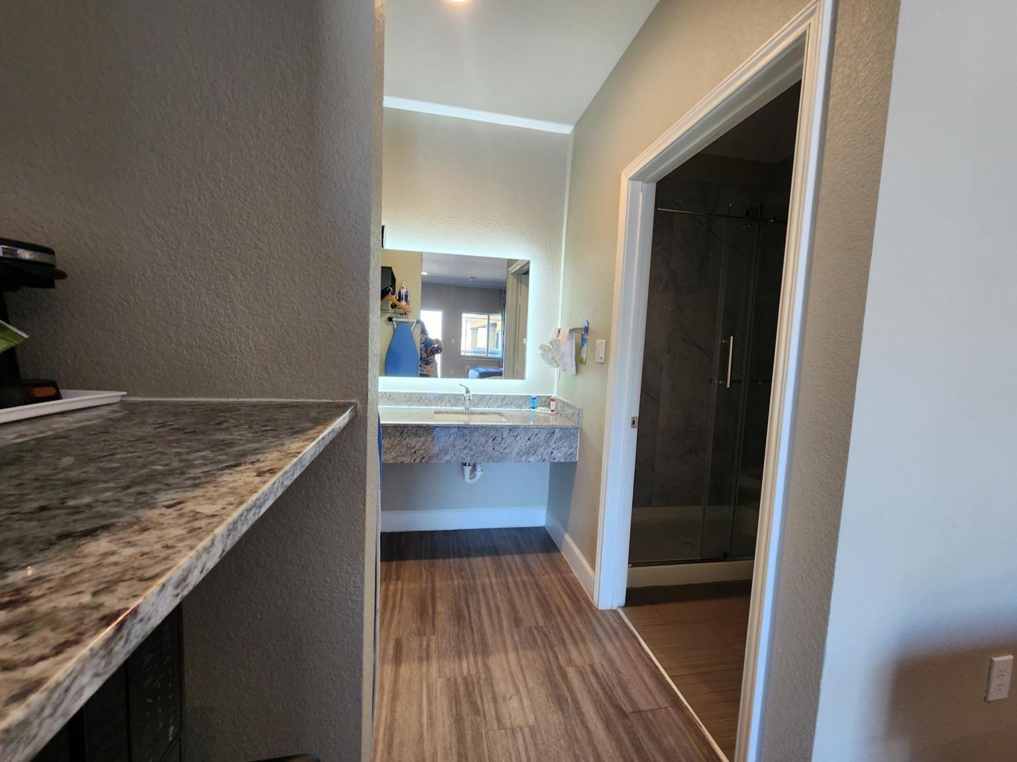 Days Inn & Suites By Wyndham La Porte Buitenkant foto
