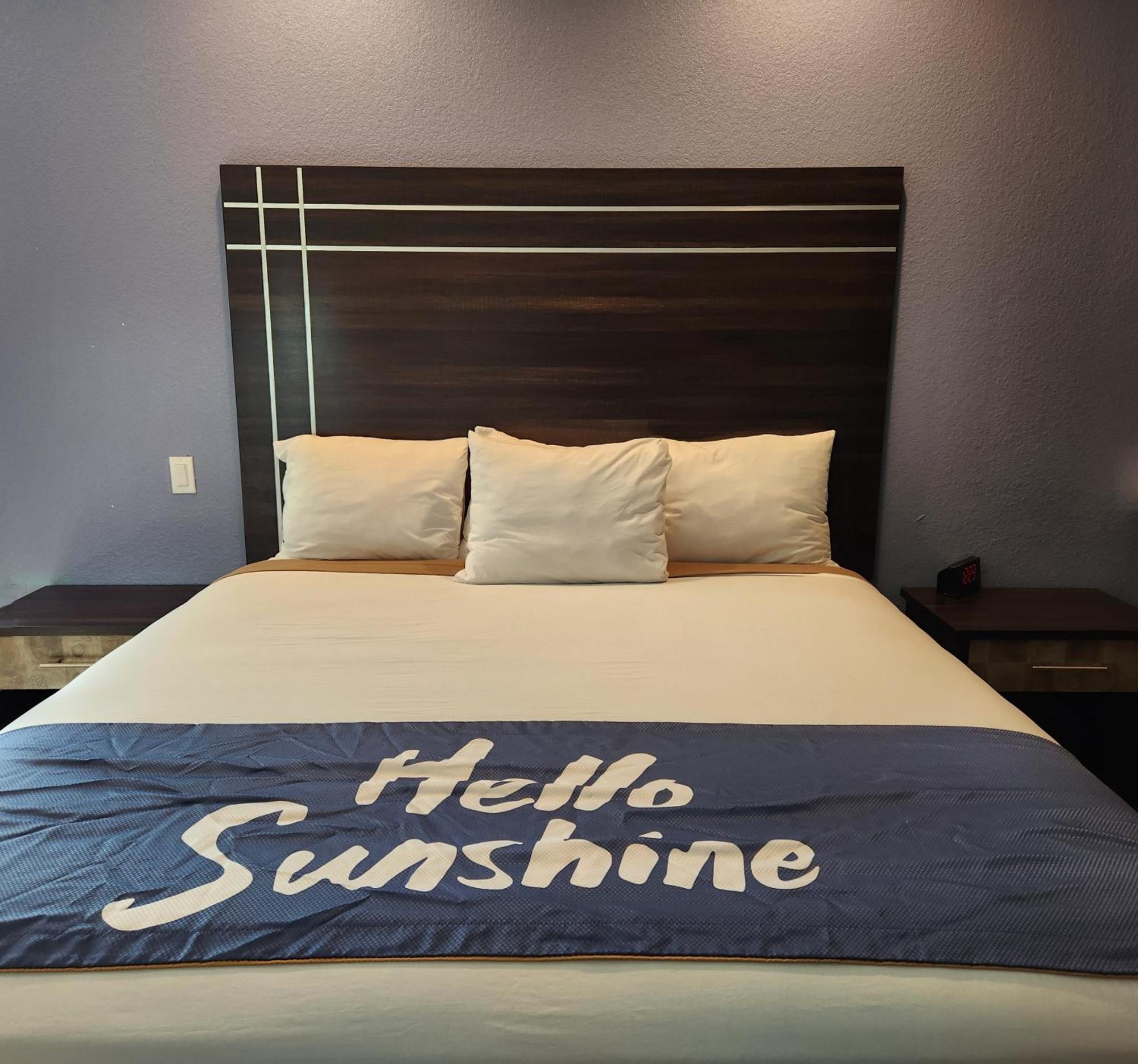 Days Inn & Suites By Wyndham La Porte Buitenkant foto