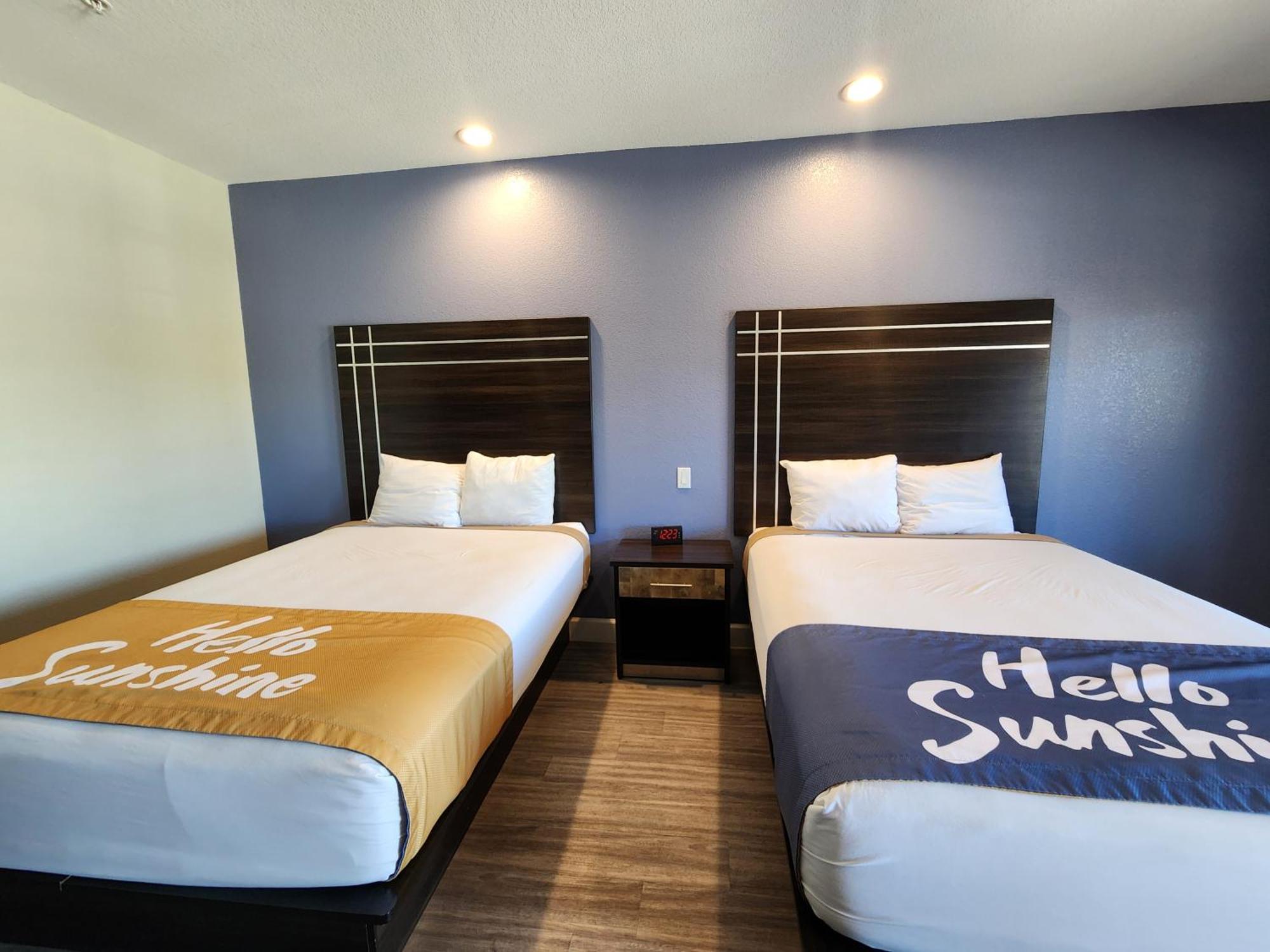 Days Inn & Suites By Wyndham La Porte Buitenkant foto
