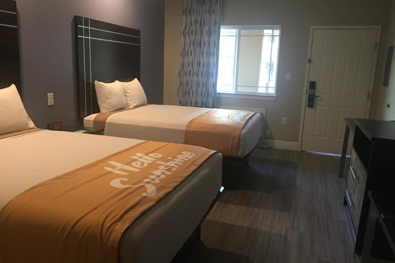 Days Inn & Suites By Wyndham La Porte Buitenkant foto