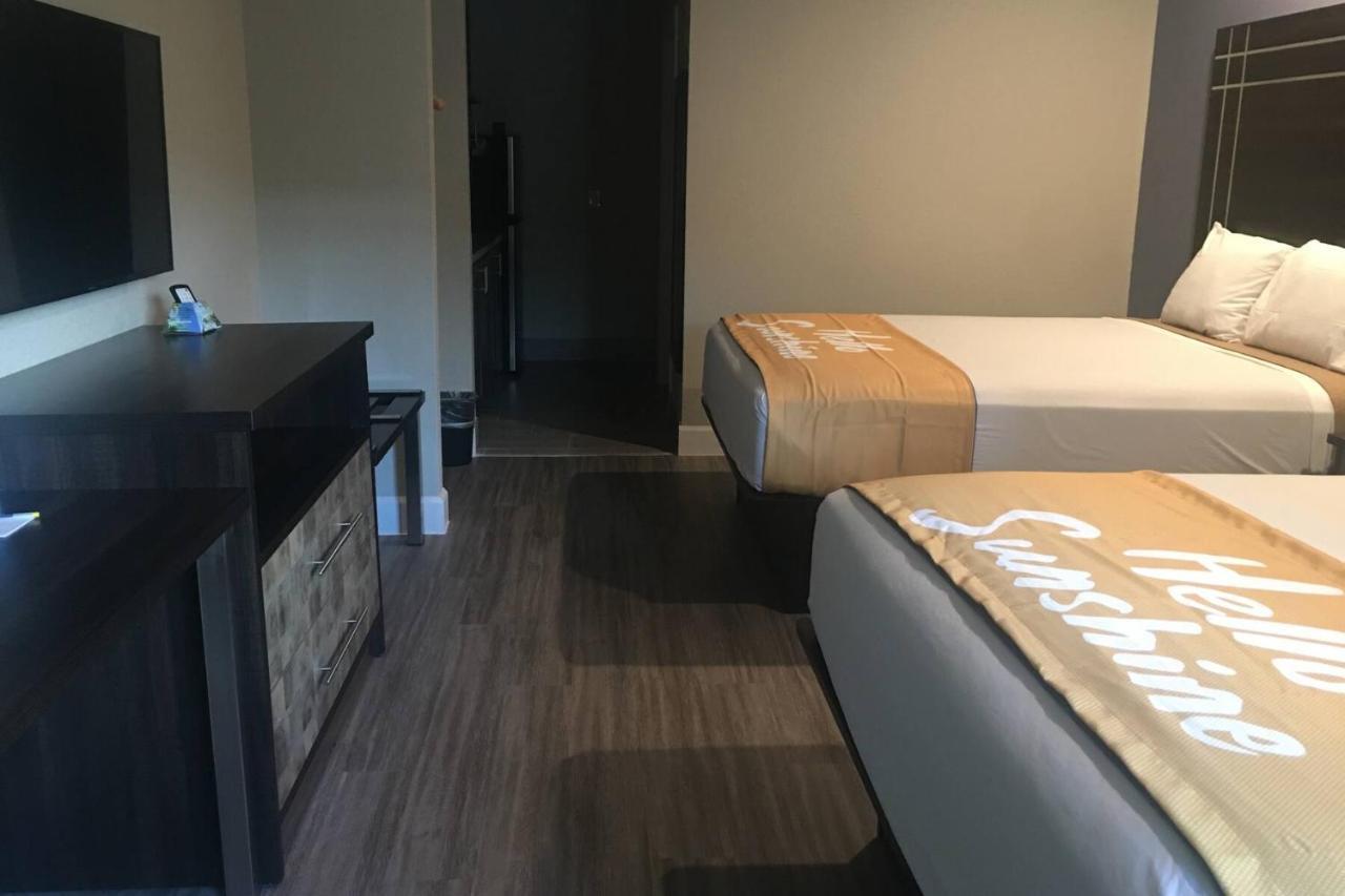 Days Inn & Suites By Wyndham La Porte Buitenkant foto